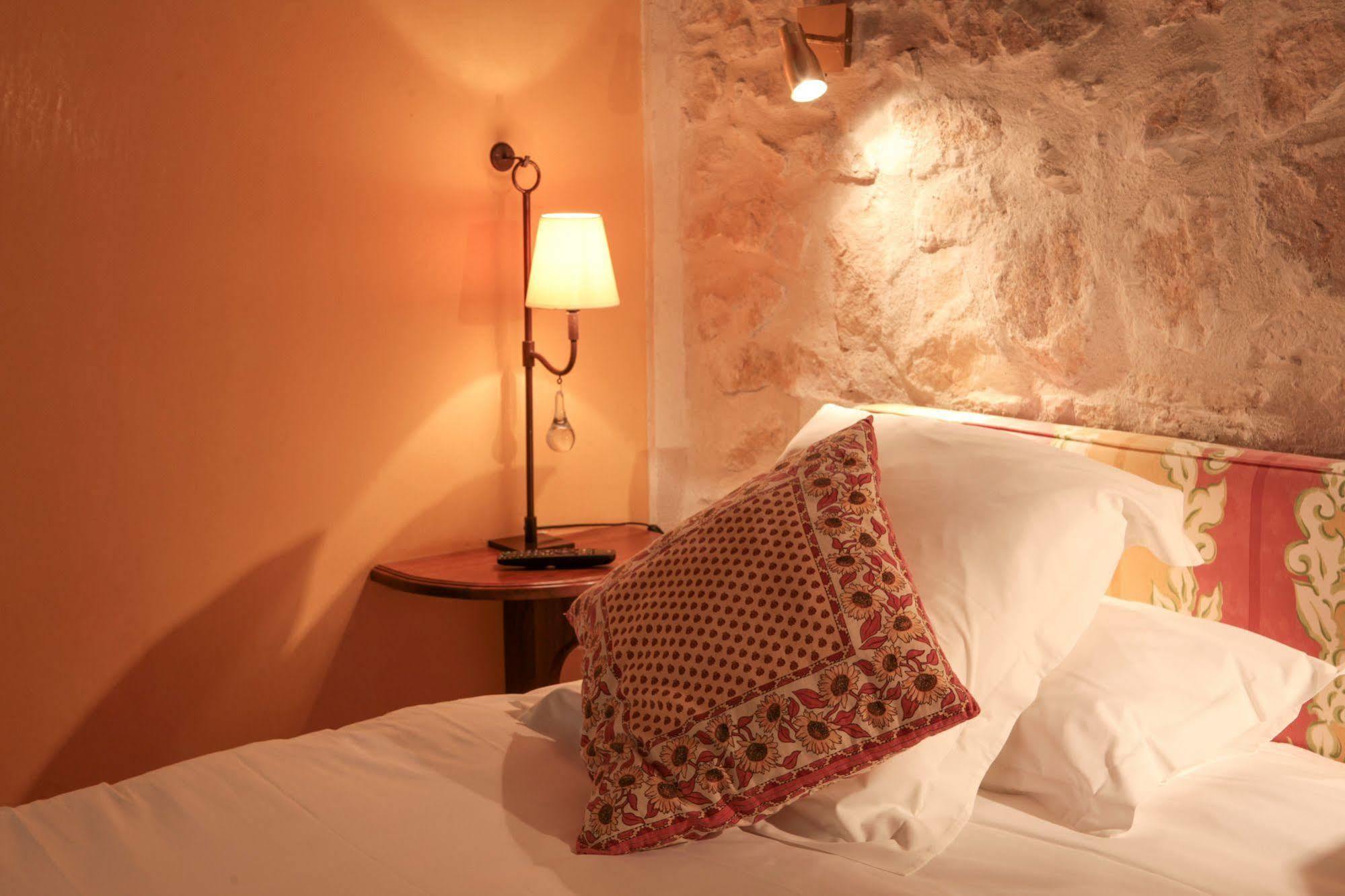 Auberge De Noves Domaine Du Deves Екстериор снимка